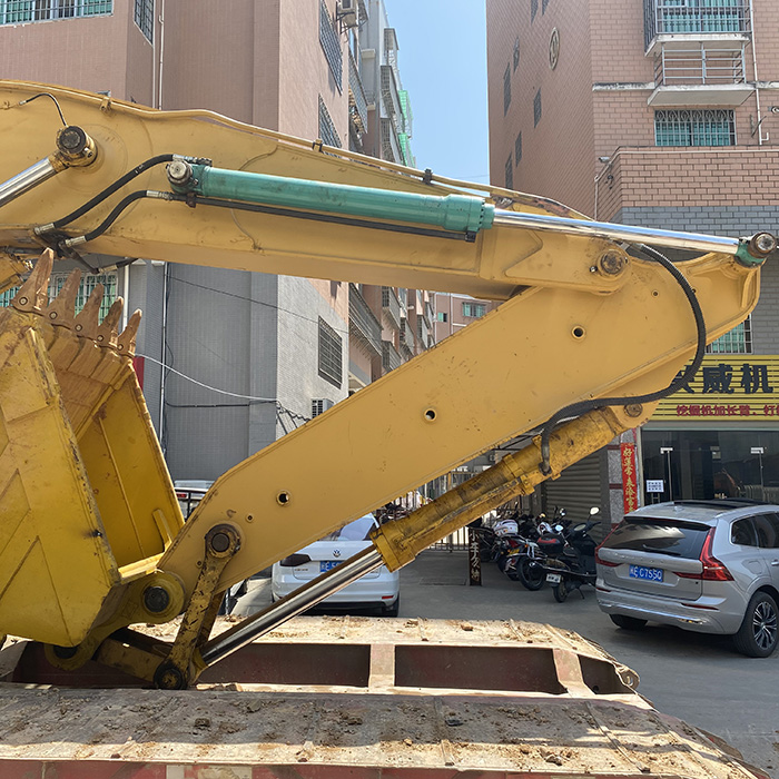 Komatsu PC360 Excavator arms for tunnel excavation