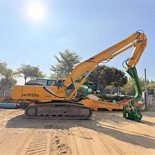 KATO HD1023 Excavator Piling Arm | Custom Pile Driving Boom Attachment