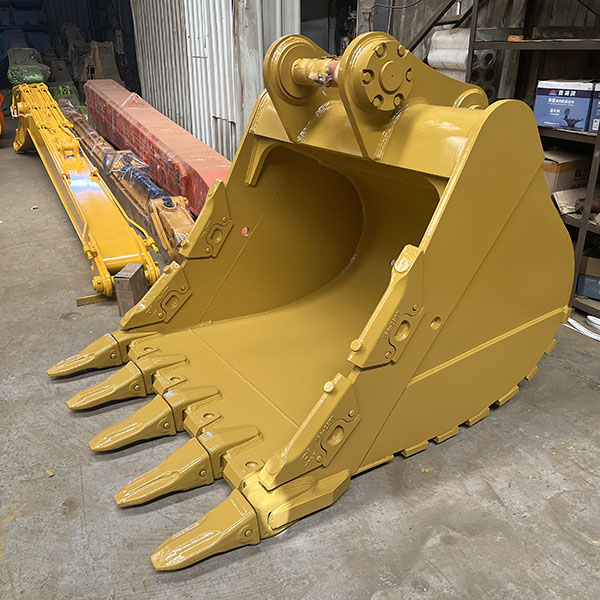 CAT 375 LR equipped with CAT 336 2.0 m³ Heavy-Duty Bucket.