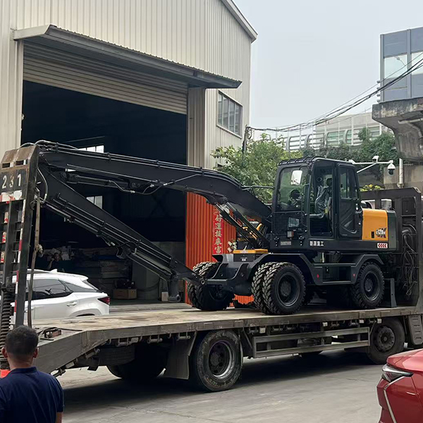 Xinyuan Wheeled Excavator C120M — 9.3m Material Handling Boom